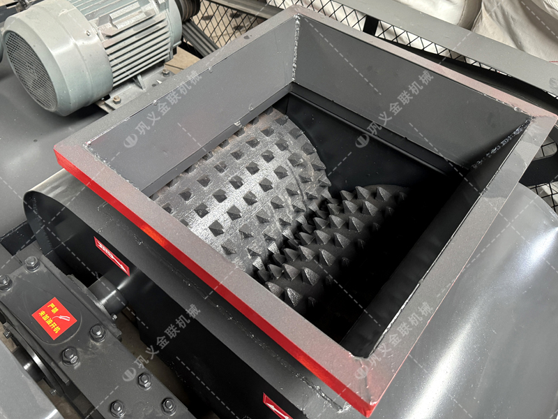 采購雙齒輥破碎機(jī)必問的7個問題！少問一個都可能被坑？
